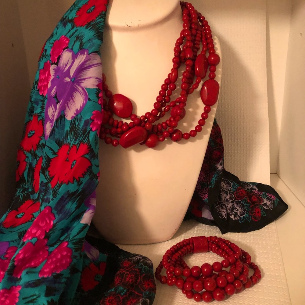 Vintage beaded red necklace and bracelet set.
